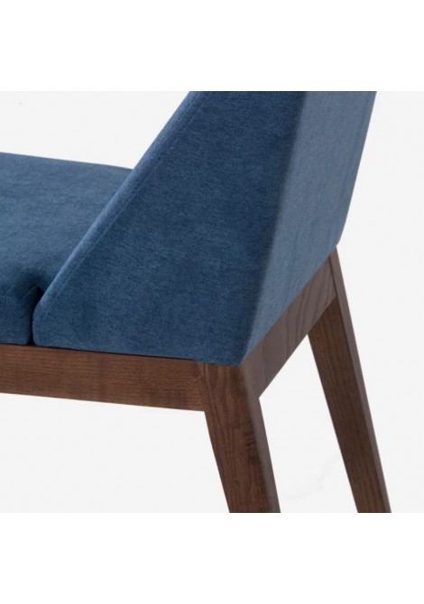 Καρέκλα υφασμάτινη KR126 με ξύλινα ποδια.