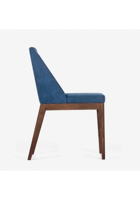Καρέκλα υφασμάτινη KR126 με ξύλινα πόδια σε μπλε χρωμα.